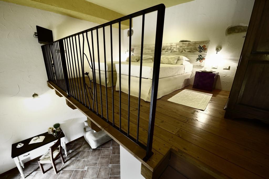 Il Giardino Degli Aranci Bed & Breakfast Mores Dış mekan fotoğraf